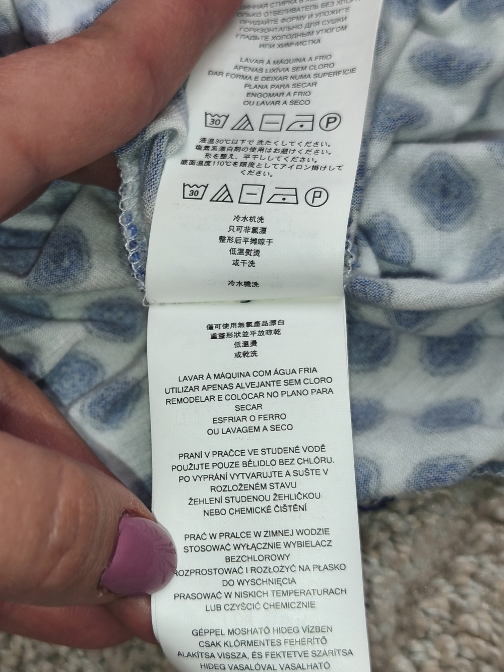 Michael Kors Women's Top Size XS White Blue Graphic Print 3/4 Sleeve Round Neck - Picture 9 of 10